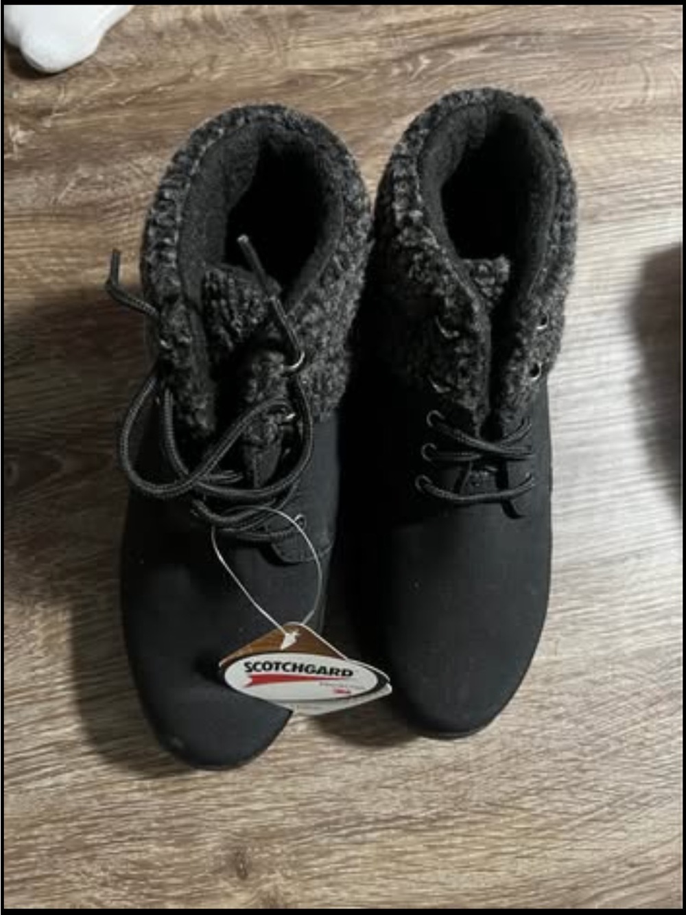 Women’s 3pairs shoes, size 6